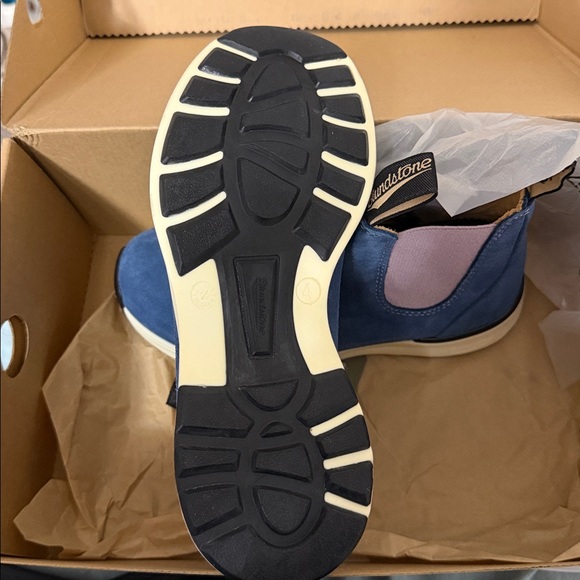 Bluestone boots - Picture 3 of 3